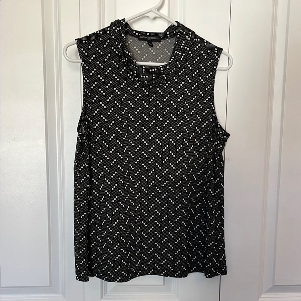 Banana Republic Black and White Sleeveless Blouse with Mandarin Collar